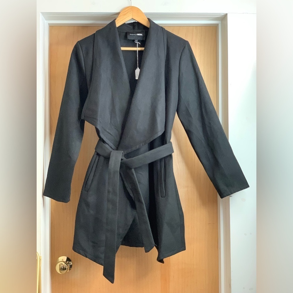Fashion Nova Stylish Black Wrap Coat.  Size-Small - Picture 2 of 4